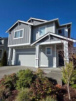 935 Baker Hts Lp in Bremerton, WA - Building Photo