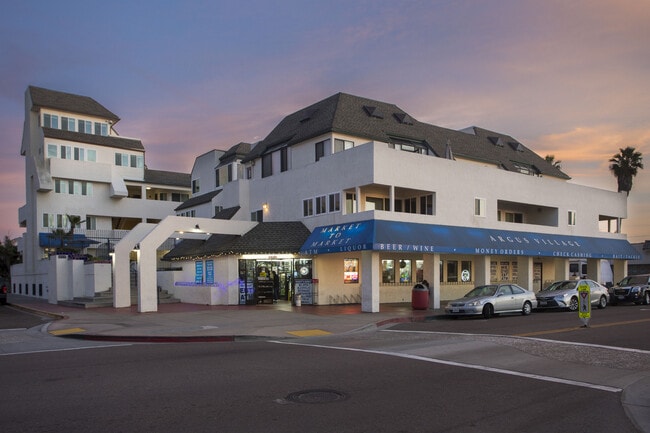 933 Seacoast Dr in Imperial Beach, CA - Building Photo - Building Photo