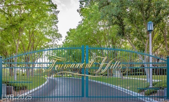 1008 Trophy Hills Dr in Las Vegas, NV - Building Photo - Building Photo