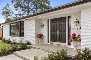 2200 Carnot St in New Orleans, LA - Building Photo