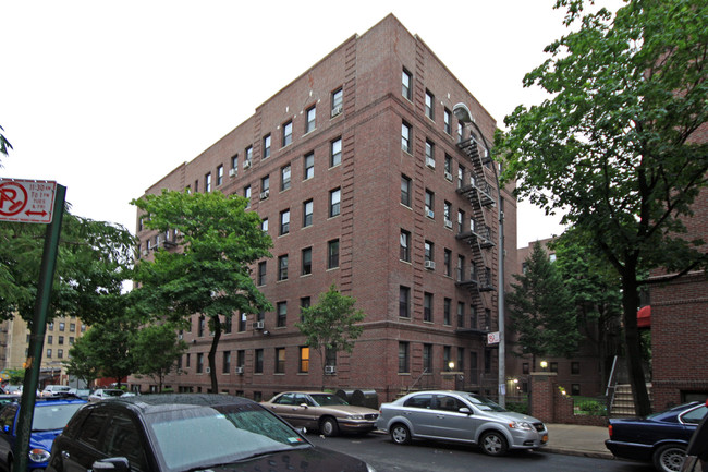 3174 29th St in Long Island City, NY - Foto de edificio - Building Photo