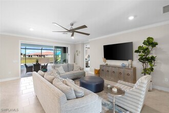 18713 Lake Hammock Dr in Naples, FL - Building Photo - Building Photo