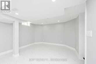 1575 Seguin Square in Pickering, ON - Building Photo - Building Photo