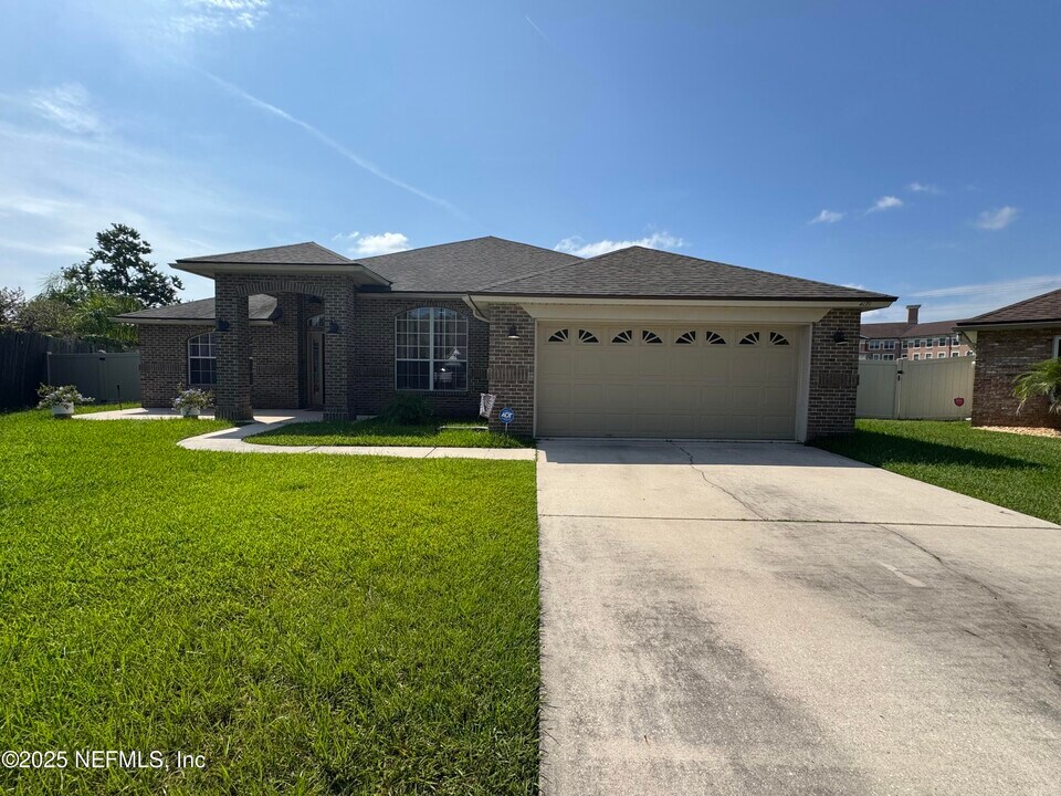 4171 Weathered Pine Ct in Middleburg, FL - Building Photo