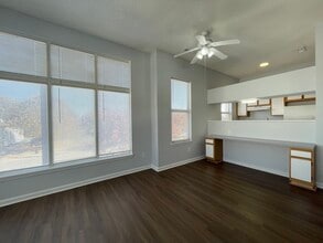 3800 Broadway Blvd, Unit A in Kansas City, MO - Building Photo - Building Photo