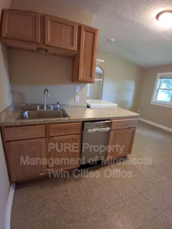 987 N Churchill St in St. Paul, MN - Building Photo - Building Photo