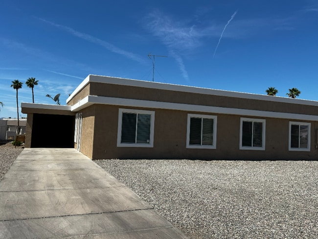 261 Cottonwood Dr in Lake Havasu City, AZ - Foto de edificio - Building Photo
