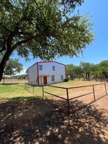 1025 Deer Ln in Azle, TX - Building Photo