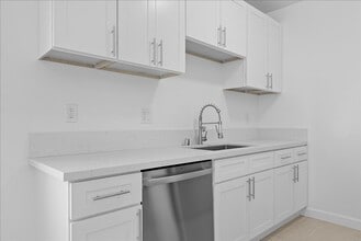 2464 Penmar Ave in Los Angeles, CA - Building Photo - Building Photo