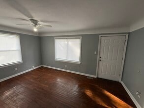 3513 Dakota Ave in Flint, MI - Building Photo - Building Photo