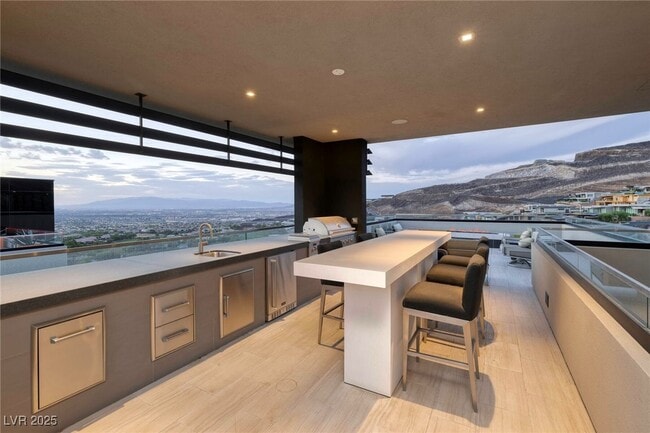 750 Dragon Ridge Dr in Henderson, NV - Building Photo - Building Photo