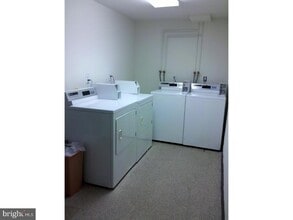 7801 Hasbrook Ave in Philadelphia, PA - Building Photo - Building Photo