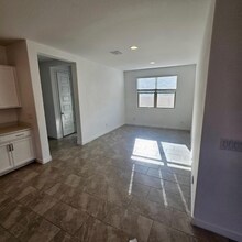 1660 W Paseo Way in Phoenix, AZ - Building Photo - Building Photo