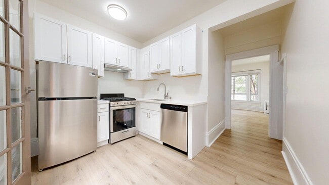 1060 Bush St in San Francisco, CA - Building Photo - Building Photo