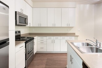 Villa Granada in Santa Clara, CA - Foto de edificio - Building Photo