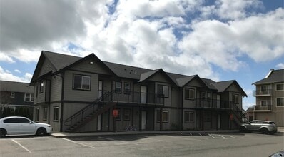 2204 Mercedes Dr in Lynden, WA - Building Photo - Building Photo