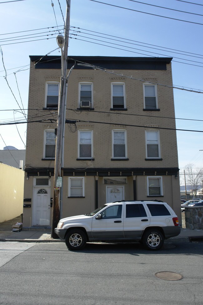 25 Water St in Ossining, NY - Foto de edificio - Building Photo