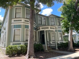 125 Adams St, Unit 5 in San Antonio, TX - Building Photo