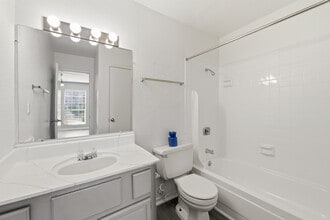 8801 Glencrest Management Co LLC in Houston, TX - Foto de edificio - Interior Photo