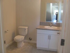 866 Lawrence Dr in San Luis Obispo, CA - Building Photo - Building Photo