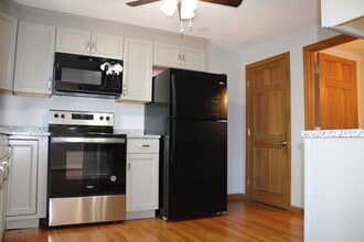 2 Clark St, Unit 2 in Woburn, MA - Building Photo - Building Photo
