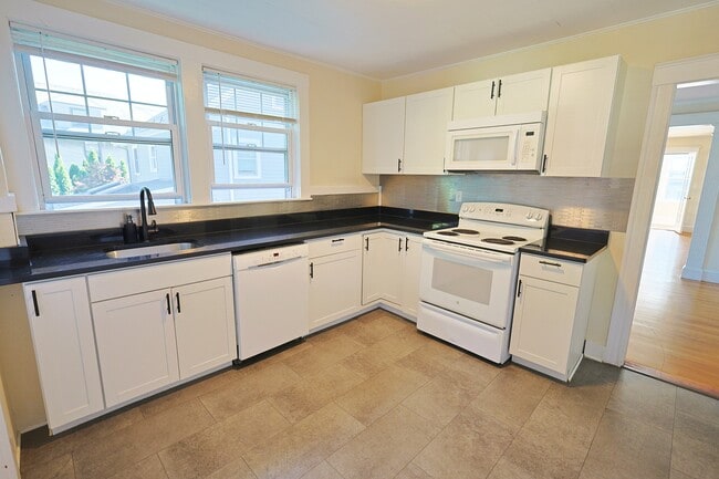 20 Carver Rd, Unit 2