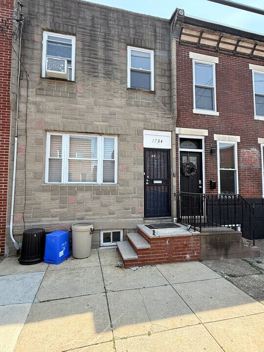 1734 Wolf St in Philadelphia, PA - Building Photo