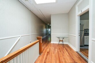 1108 S Akard St-Unit -3 in Dallas, TX - Building Photo - Building Photo