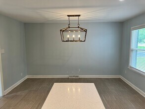 4225 Abbeydale Dr in Charlotte, NC - Building Photo - Building Photo