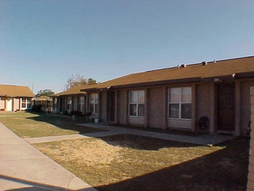 Hilltop Terrace Apartments in Haines City, FL - Building Photo