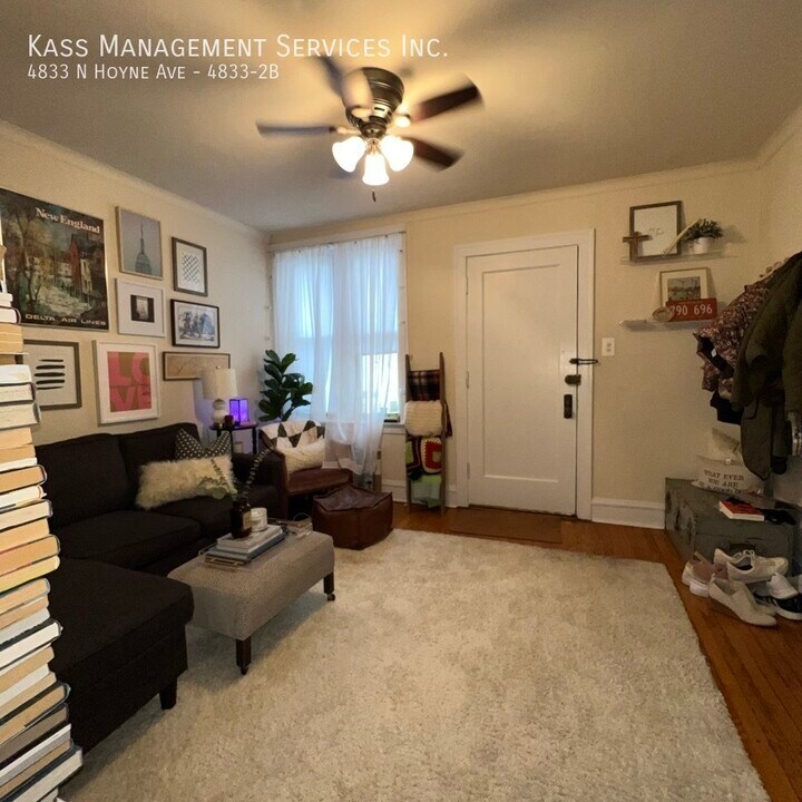 4833 N Hoyne Ave-Unit -4833-2B in Chicago, IL - Building Photo