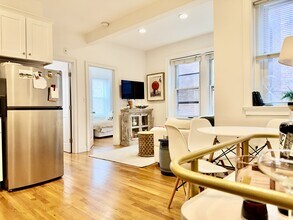 90 W Cedar St in Boston, MA - Building Photo - Building Photo