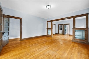 43 W North St in Galesburg, IL - Building Photo