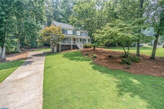 1022 Knotts Pointe Dr in Woodstock, GA - Building Photo - Building Photo
