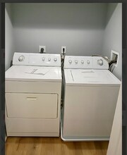 2525 E Biddle St in Baltimore, MD - Foto de edificio - Building Photo