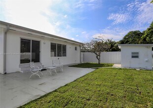 3305 SW 2nd St in Miami, FL - Building Photo - Building Photo