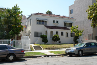 833 S New Hampshire Ave in Los Angeles, CA - Building Photo - Building Photo