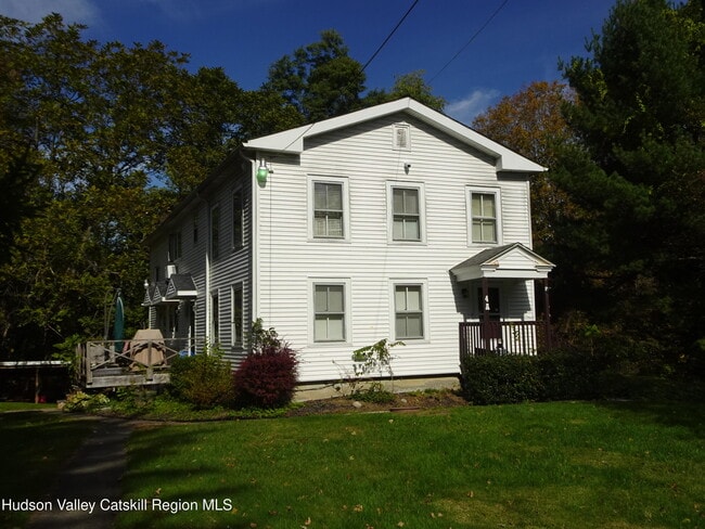 167 NY-23 in Claverack, NY - Building Photo - Building Photo