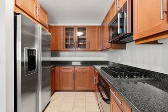 1 Charles St S, Unit 805 in Boston, MA - Building Photo - Building Photo