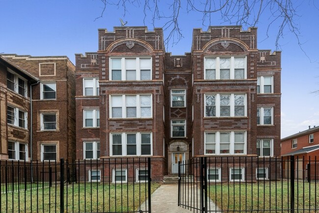 6729 S Chappel Ave in Chicago, IL - Foto de edificio - Building Photo