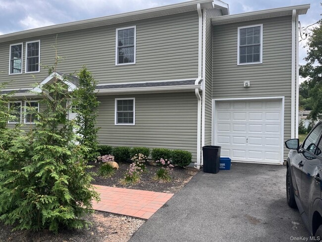 property at 25 Collyer Ave