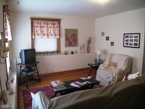 1817 N Clybourn Ave-Unit -# 2 in Chicago, IL - Building Photo - Building Photo