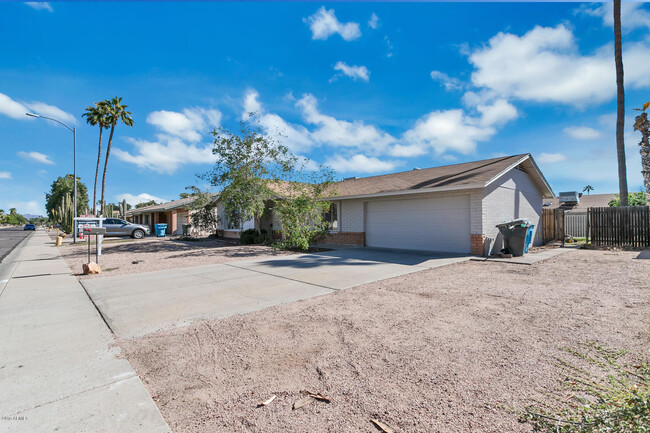 4415 E Joan De Arc Ave in Phoenix, AZ - Building Photo - Building Photo