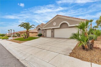 9513 Villa Ridge Dr in Las Vegas, NV - Foto de edificio - Building Photo