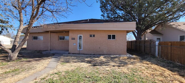 1515 S Ave E in Portales, NM - Building Photo - Building Photo