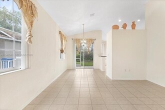 7620 S Aragon Blvd in Sunrise, FL - Building Photo - Building Photo