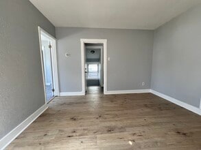 1413 Margaret St, Unit 2 in Homestead, PA - Foto de edificio - Building Photo