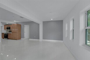 1137 SW 8th Ave in Fort Lauderdale, FL - Building Photo