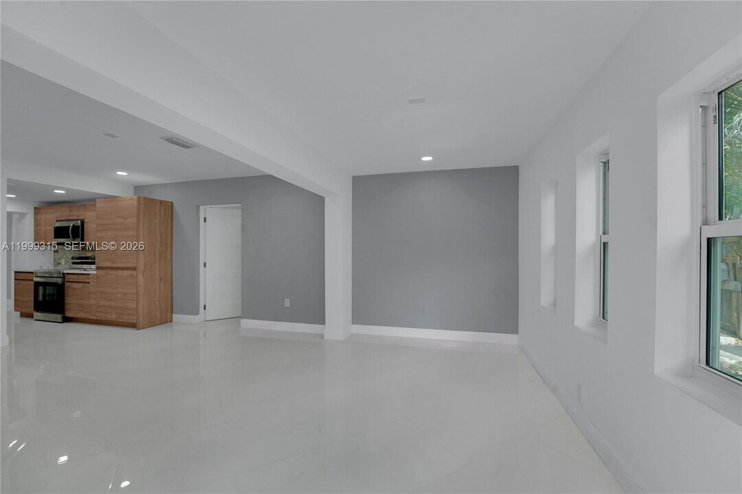 1137 SW 8th Ave in Fort Lauderdale, FL - Building Photo