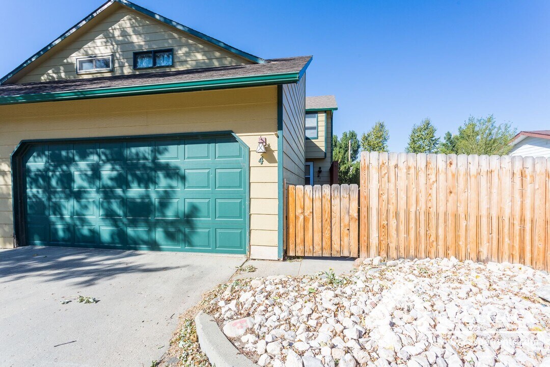 291 Indian Paintbrush in Casper, WY - Building Photo